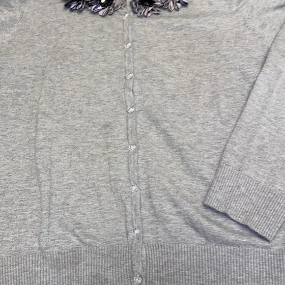 Gray button up the front sweater. Suitable for evening wear. Size XL - Picture 3 of 10